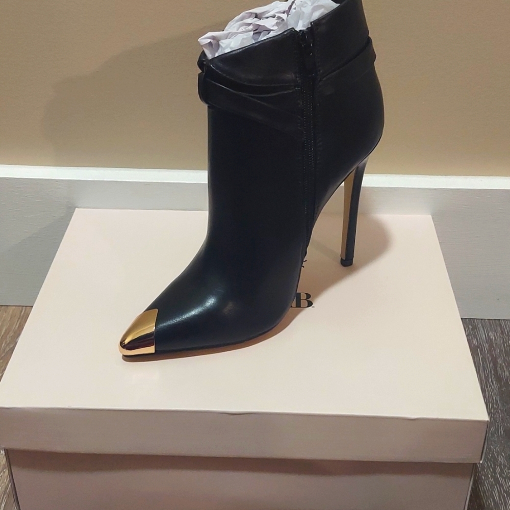 Ankle booties